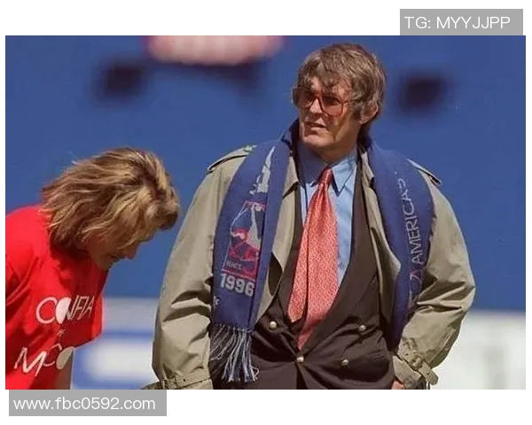 S15电竞总决赛CSGO分析LNG包夹战术的成功与失误探讨